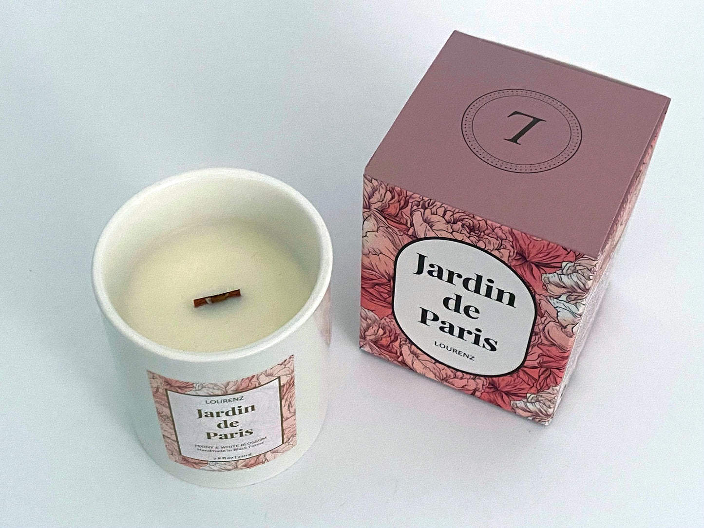 LOURENZ Jardin de Paris scented candle peony with wooden wick and lid